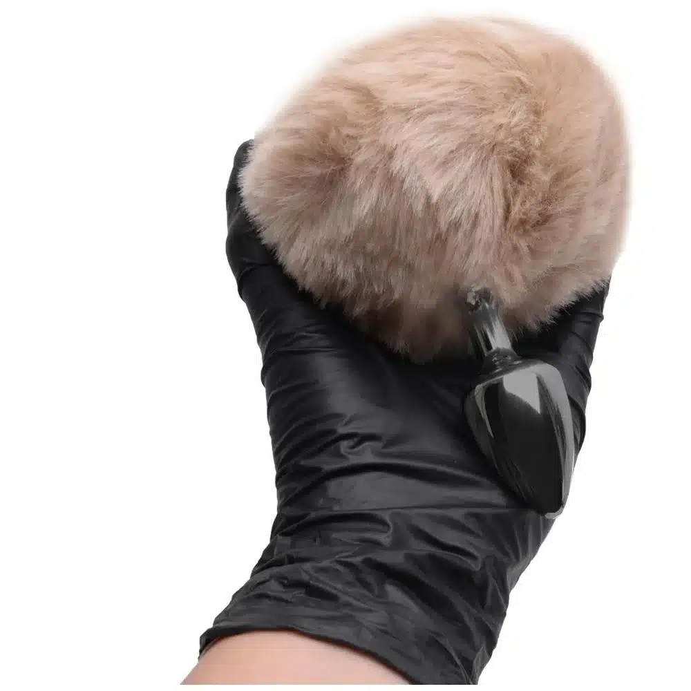 Plug De Metal Onix Com Rabo Pompom Claro – Hard  Imagem 5