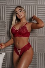 Conjunto sem bojo e sem aro lingerie vermelha com recortes em tule ilusion 2 peças