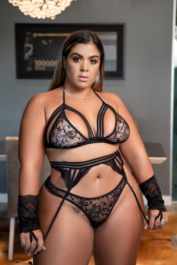 Fantasia erotica Plus size amante de luxo com luvas e cinta liga