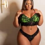 Conjunto Plus size preto com verde com bojo removível e calcinha - Lingerie garota veneno