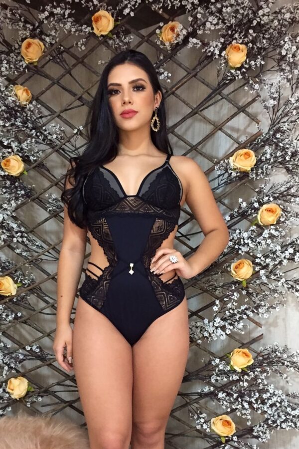 Lingerie Feminina - Body preto com tecido de renda e tule