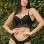 Conjunto lingerie preto rose com base de espuma e trabalhado em renda