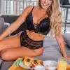 Conjunto preto decote profundo com calcinha hot pant fio duplo todo em rend - Lingerie Fetelle 7 15189253274 f0489 01 min