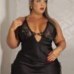 Camisola plus size sexy preta com detalhe em fita de cetim