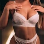 Conjunto sexy branco com bojo cinta-liga e fio