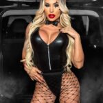 Fantasia erótica coelhinha tesão body em vinil com ziper e tiara