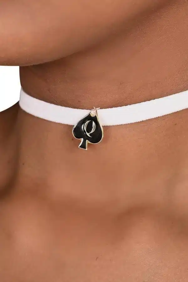 Calcinha Fio Dental Fetiche Branca com escrita chupe antes de usar - Imagem 3