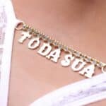 Calcinha Fio Dental Gis Branca com palavra Toda sua Strass