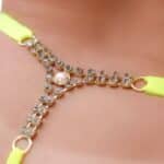 Calcinha Fio Dental Amarelo neon com Strass Bumbum