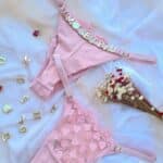 Calcinha personalizável fio Romance em tule bordado coração duplo