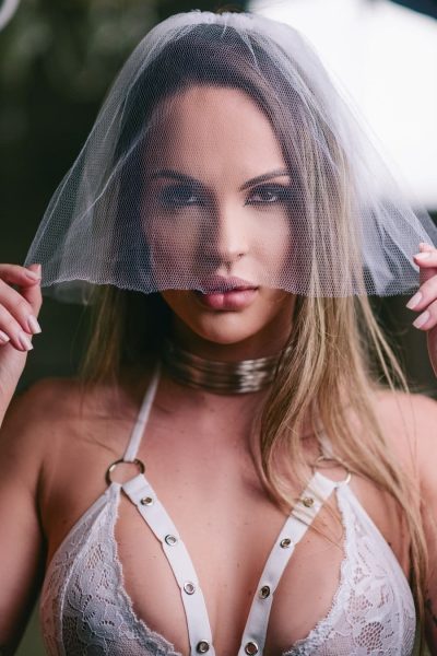 Alternative view of Fantasia de noiva doce malicia