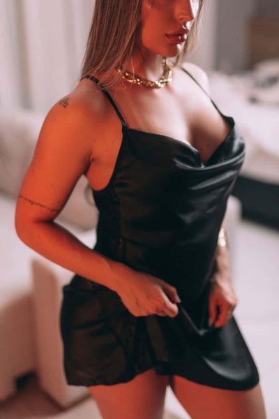 Camisola sensual preta em cetim com renda 10 15314439124 garotaveneno 20240830163804 4036preto min