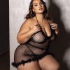 Fantasia plus size coelha sensual