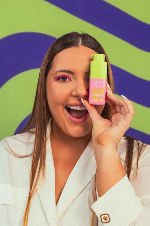 Pico Pulse Melancia sendo segurado sugador líquido Intt sabor melancia com jambu