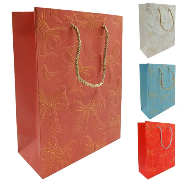 Sacola para Presente Luxo com Laço 18x23cm em acabamento premium na cor escura com fita decorativa pronta