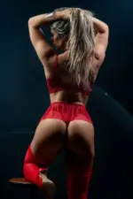 Conjunto Lingerie Vermelho em Renda e Tule Sensual com Cinta-Liga - Imagem 7