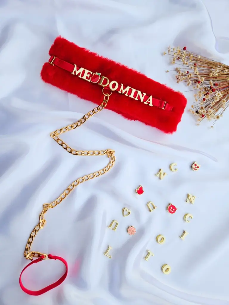 Coleira Choker BDSM de Pelúcia Vermelha personalizável macia para casais